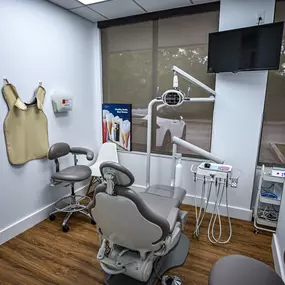 Spring Dental
2000 Sam Bass Rd #108, Round Rock, TX 78681
(737) 220-1800
https://springdentaltx.com