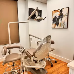 Spring Dental
2000 Sam Bass Rd #108, Round Rock, TX 78681
(737) 220-1800
https://springdentaltx.com