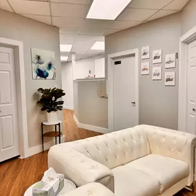 Spring Dental
2000 Sam Bass Rd #108, Round Rock, TX 78681
(737) 220-1800
https://springdentaltx.com