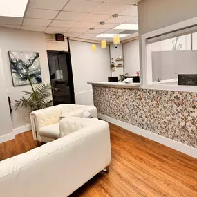 Spring Dental
2000 Sam Bass Rd #108, Round Rock, TX 78681
(737) 220-1800
https://springdentaltx.com
