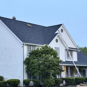 Roof near completion in Troy, Oh
