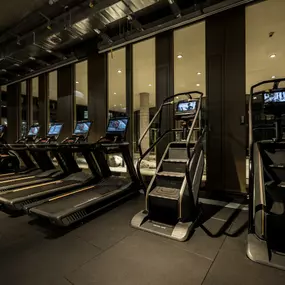 Fitness First München DER Bogen - Cardiobereich