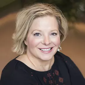 Lisa Tepen - Old National Bank, Mortgage Loan Officer in Lenexa,KS professional headshot