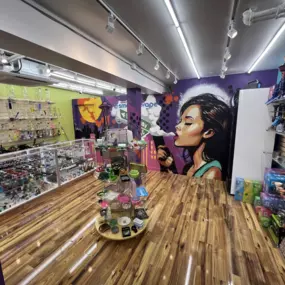 Bild von World of Smoke & Vape - Capitol Hill