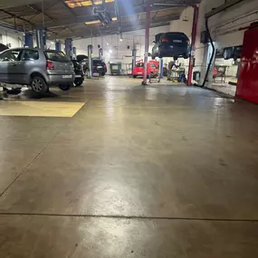 Bild von AutoMeister-meistere dein auto selbst