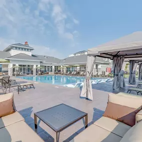 Resort-Style Pool & Lounge