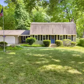 Bild von BBHS New England Properties: Cheryl Arcidiacono, Realtor