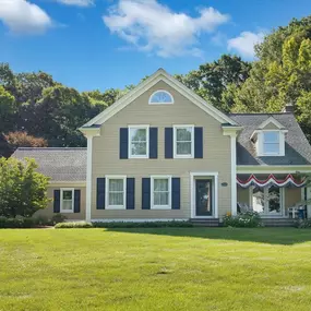 Bild von BBHS New England Properties: Cheryl Arcidiacono, Realtor