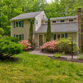 Bild von BBHS New England Properties: Cheryl Arcidiacono, Realtor