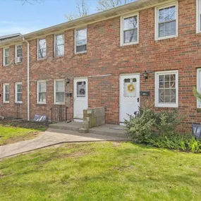 Bild von BBHS New England Properties: Cheryl Arcidiacono, Realtor