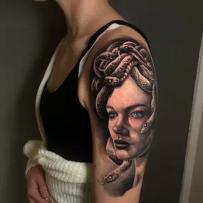 Bild von Bloody Dogs Tattoo & Piercing Siegburg Inh. Robert Pongrácz