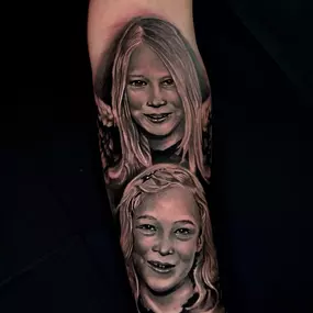 Bild von Bloody Dogs Tattoo & Piercing Siegburg Inh. Robert Pongrácz