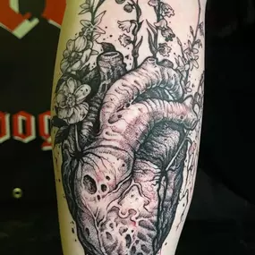 Bild von Bloody Dogs Tattoo & Piercing Siegburg Inh. Robert Pongrácz