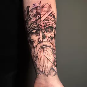 Bild von Bloody Dogs Tattoo & Piercing Siegburg Inh. Robert Pongrácz