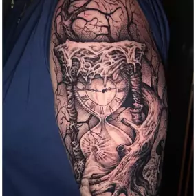 Bild von Bloody Dogs Tattoo & Piercing Siegburg Inh. Robert Pongrácz
