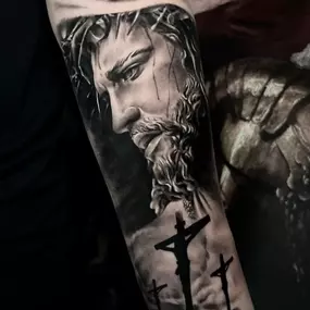 Bild von Bloody Dogs Tattoo & Piercing Siegburg Inh. Robert Pongrácz