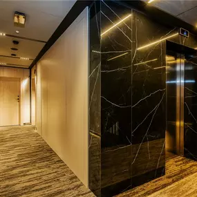 Lobby elevator