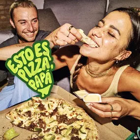 Le habremos puesto piña, pero nunca masa congelada, siempre fresca desde nuestro obrador. #EstoEsPizzaPapá