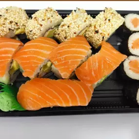 SUSHIVARIADO-DRAGONDEORO-SUSHI.jpg