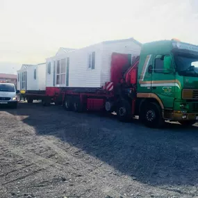transporte-de-casas-prefabricadas-casas-de-madera-y-mobilhome-gruas-cano-8-980x735.jpg