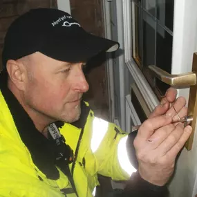 Bild von Alympic Locksmiths & Carpentry Ltd