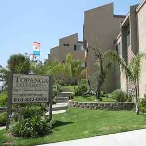 Topanga Apartments in West Hills, CA