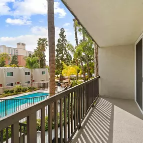 Parkway Plaza Apartments for Rent Balcony