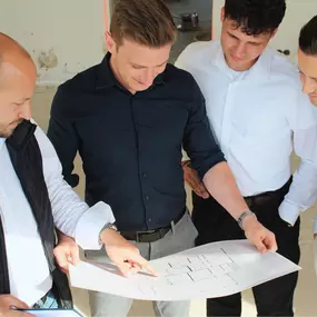 Als erfahrener Hausverwalter in Koblenz bietet die BT Hausverwaltung einen umfassenden Service rund um die Verwaltung und Betreuung von Wohnimmobilien – zuverlässig, effizient und kundenorientiert.