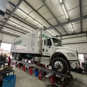 Bild von Diego's Tires and Truck Alignment