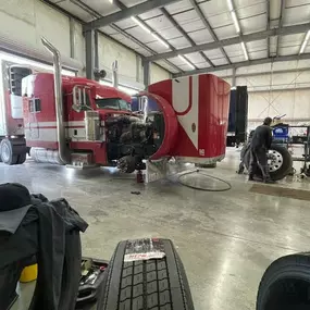 Bild von Diego's Tires and Truck Alignment
