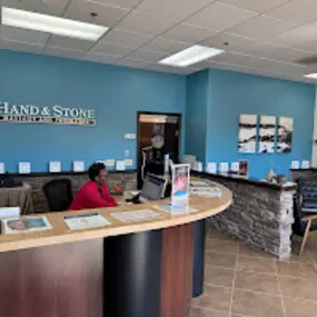 Bild von Hand & Stone Massage and Facial Spa