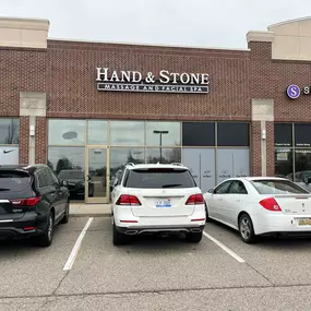 Bild von Hand & Stone Massage and Facial Spa