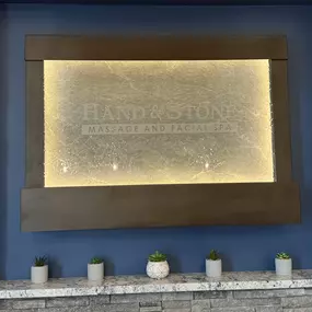 Bild von Hand & Stone Massage and Facial Spa