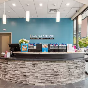 Bild von Hand & Stone Massage and Facial Spa