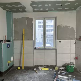 Die H+S Immobilien GmbH aus Koblenz steht für hochwertige Badsanierungen mit modernem Anspruch. Von der professionellen Fliesenverlegung bis zur funktionalen Raumgestaltung – das Unternehmen schafft Wohlfühlbäder mit Stil und Substanz.