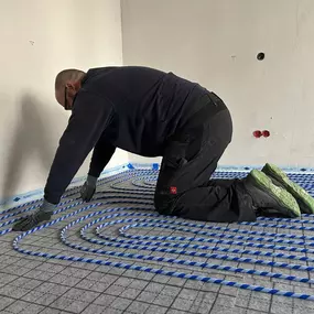 H+S Immobilien GmbH aus Koblenz bietet professionelle Lösungen für moderne Fußbodenheizungen. Mit hoher Präzision und Qualitätsanspruch sorgt das Unternehmen für effiziente, gleichmäßige Wärmeverteilung in Neu- und Altbauten – für höchsten Wohnkomfort und nachhaltige Energieeffizienz.