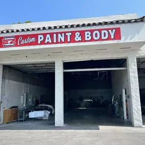 Auto Body Shop-EZ Customs Paint & Body