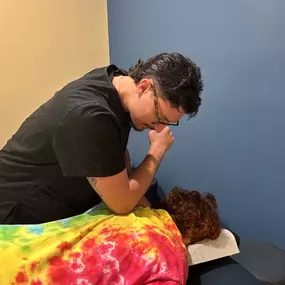 Nelson Ocasio massaging a client