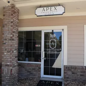 At Apex Endodontic Studio, Dr. Fabiola Douglas, DMD and her expert team specialize in expert endodontic care with a compassionate touch. Located in Kissimmee, FL, our mission is to deliver outstanding root canal treatment using advanced root canal GentleWave® technology - a more comfortable and effective treatment. We also offer sedation options to give you high-quality, stress-free endodontic care with a team that truly cares.

Located near the HCA Florida Osceola Hospital.