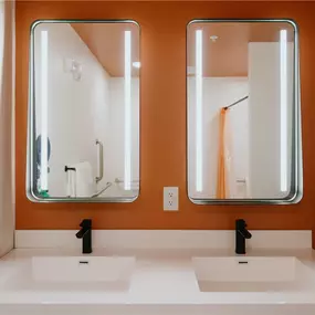 Guest room bath