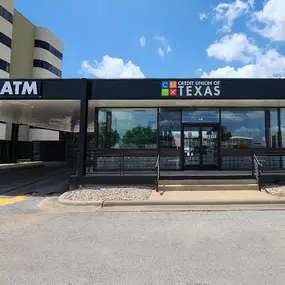 Front Entrance of CUTX in Richardson, Texas