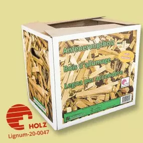 SCHACHTEL MIT FICHTE/TANNE ANFEUERUNGSHOLZ 10 KG
Die Anfeuerungsholz Schachtel ist eine solide Kartonschachtel gefüllt mit 10 kg feinem Holz aus Schweizer Tannen- und Fichtenholz.

Scheitlänge: 33cm
Schachtelgrössen: 10 kg

Das Anfeuerungsholz eignet s