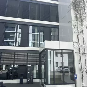 Hier ist der Eingang zu unserem Büro in Freiburg.