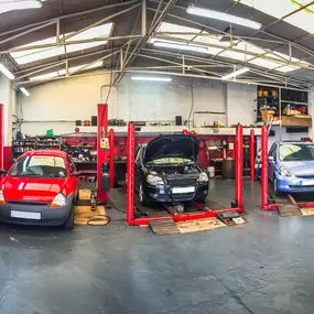 Bild von G & M Body And Paint Shop, Ltd.