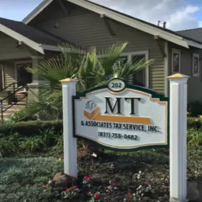 Bild von MT & Associates Tax Service, Inc.