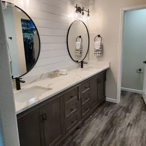 Bild von Basements and Decks R Us