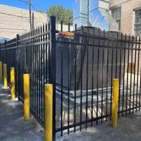 Bild von Mile High Fence