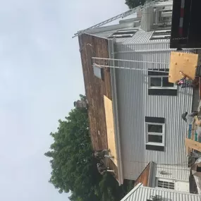 Bild von Bardi's Construction Up On The Roof
