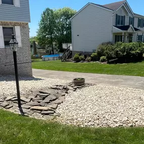 Bild von White Landscaping Services