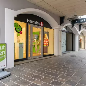 Hansaton Hörkompetenz-Zentrum Dr.-Adalbert-Heinrich-Straße 1, Fürstenfeld, von Links kommend